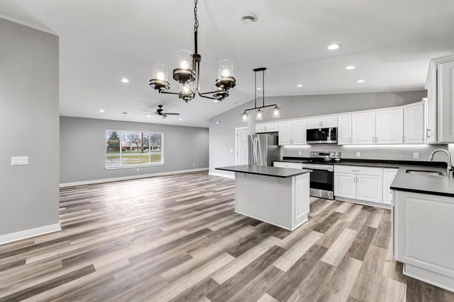 2100 S 21st STREET, Manitowoc, WI 54220