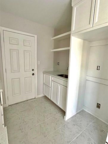 4305 Phlox Street 6A, Houston, TX 77051