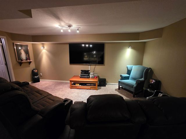 31637 Beaver Circle, New Boston, MI 48164