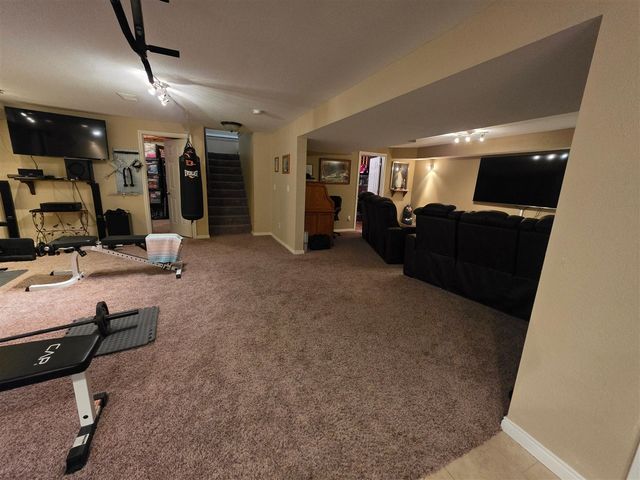 31637 Beaver Circle, New Boston, MI 48164