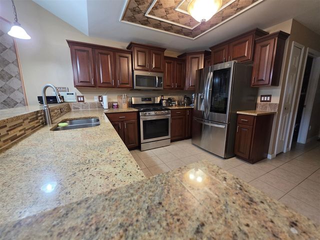 31637 Beaver Circle, New Boston, MI 48164