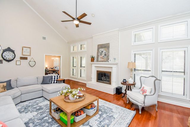 2118 Woodland Drive, Richmond, TX 77406