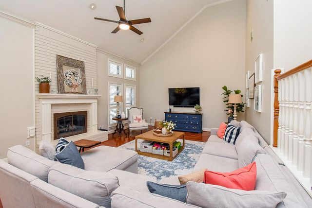 2118 Woodland Drive, Richmond, TX 77406