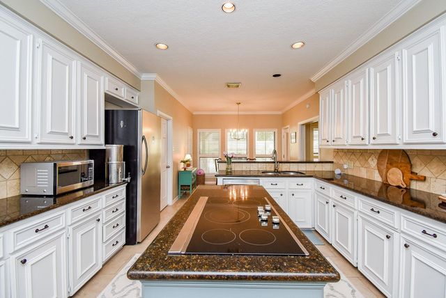 2118 Woodland Drive, Richmond, TX 77406