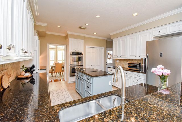 2118 Woodland Drive, Richmond, TX 77406