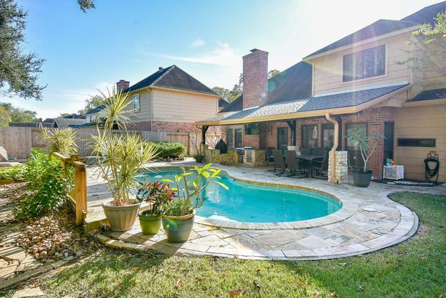 2118 Woodland Drive, Richmond, TX 77406