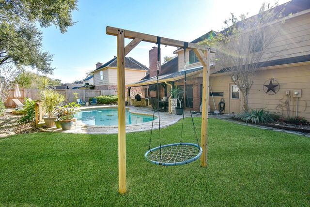 2118 Woodland Drive, Richmond, TX 77406