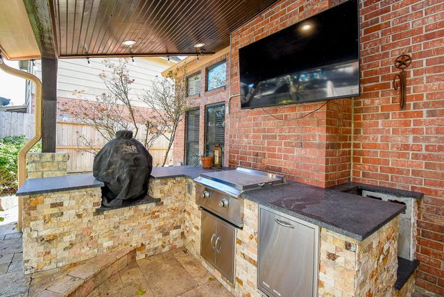 2118 Woodland Drive, Richmond, TX 77406