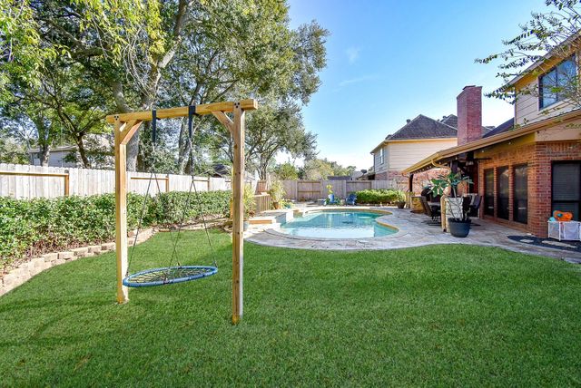 2118 Woodland Drive, Richmond, TX 77406