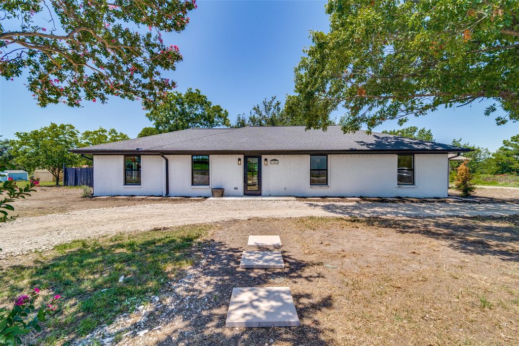13011 Chestnut Circle, Terrell, TX 75160