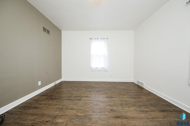 101 W 27th St, Sioux Falls, SD 57105