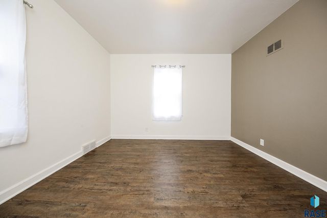 101 W 27th St, Sioux Falls, SD 57105