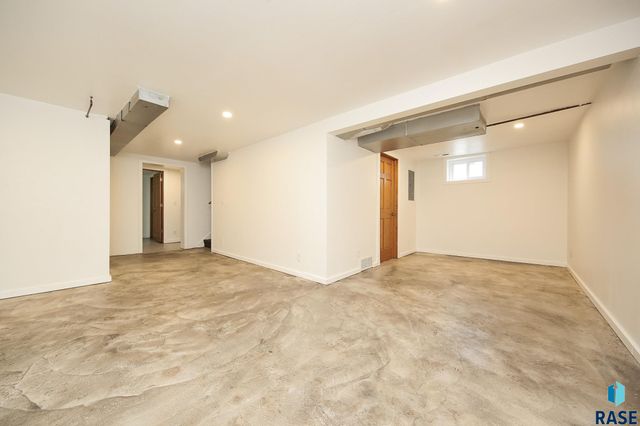 101 W 27th St, Sioux Falls, SD 57105