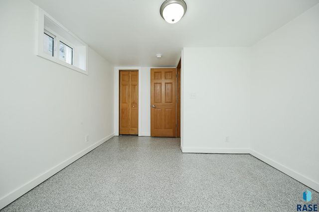 101 W 27th St, Sioux Falls, SD 57105