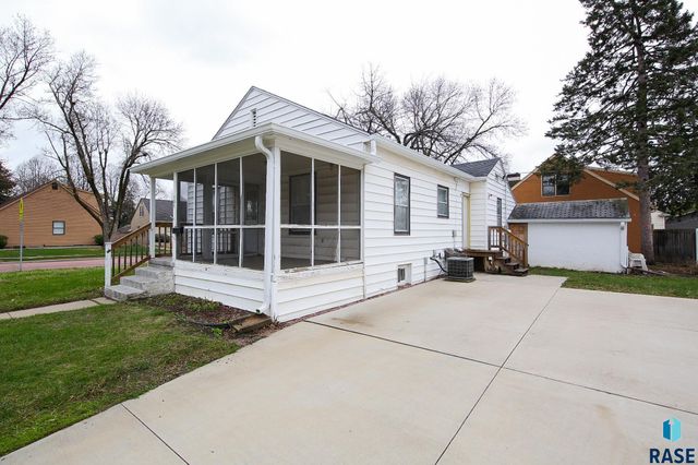 101 W 27th St, Sioux Falls, SD 57105