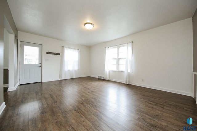 101 W 27th St, Sioux Falls, SD 57105