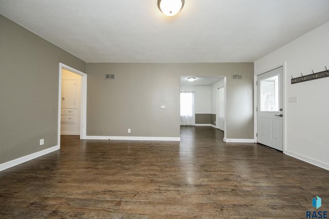 101 W 27th St, Sioux Falls, SD 57105