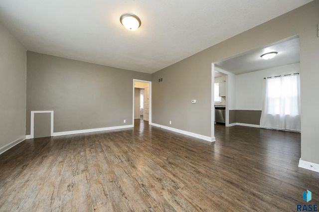 101 W 27th St, Sioux Falls, SD 57105