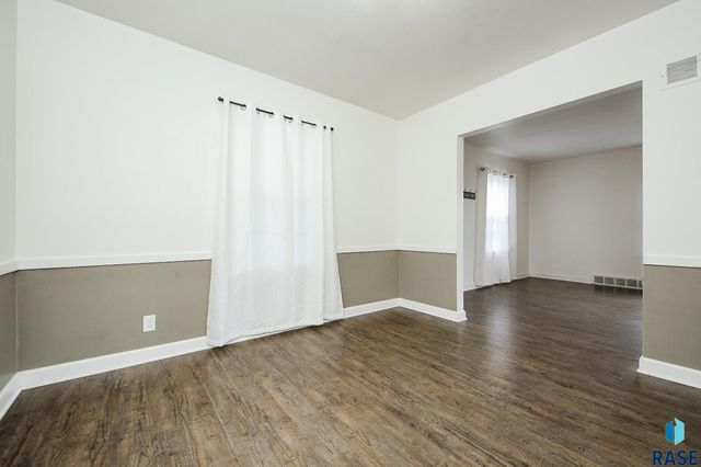 101 W 27th St, Sioux Falls, SD 57105