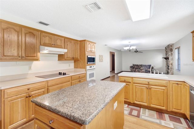 1520 LEGACY WOODS COURT, Groveland, FL 34736