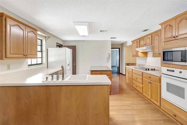 1520 LEGACY WOODS COURT, Groveland, FL 34736