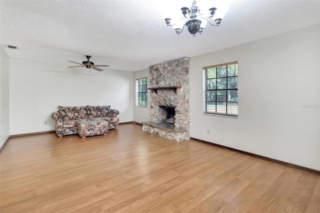 1520 LEGACY WOODS COURT, Groveland, FL 34736