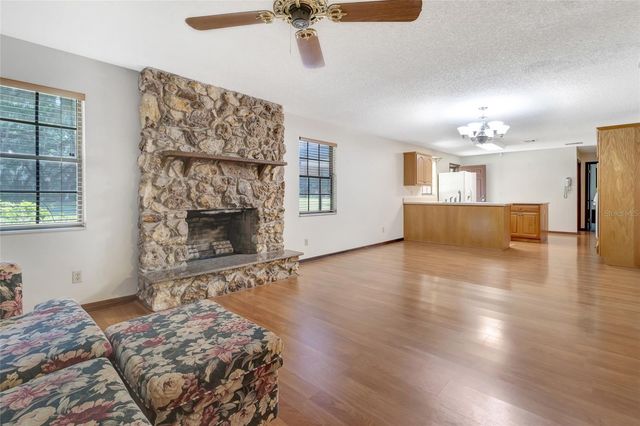 1520 LEGACY WOODS COURT, Groveland, FL 34736