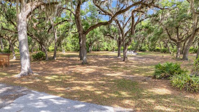 1520 LEGACY WOODS COURT, Groveland, FL 34736