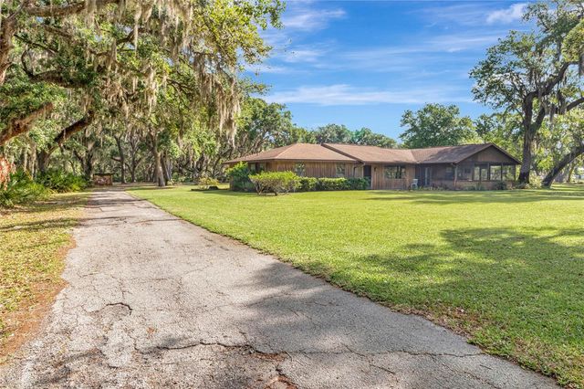 1520 LEGACY WOODS COURT, Groveland, FL 34736