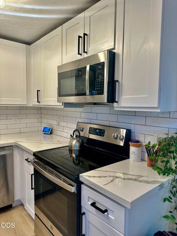 51530 Riverland Avenue, La Pine, OR 97739