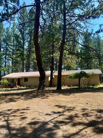 51530 Riverland Avenue, La Pine, OR 97739