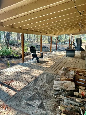 51530 Riverland Avenue, La Pine, OR 97739