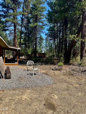 51530 Riverland Avenue, La Pine, OR 97739