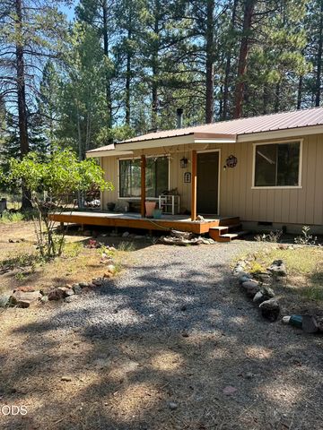 51530 Riverland Avenue, La Pine, OR 97739