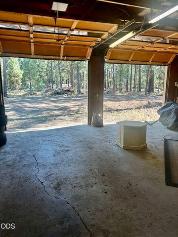 51530 Riverland Avenue, La Pine, OR 97739