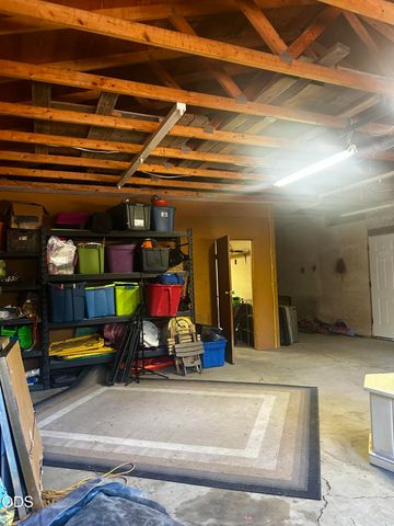 51530 Riverland Avenue, La Pine, OR 97739