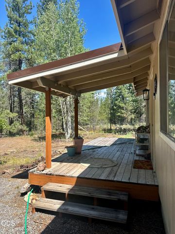 51530 Riverland Avenue, La Pine, OR 97739