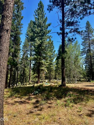 51530 Riverland Avenue, La Pine, OR 97739