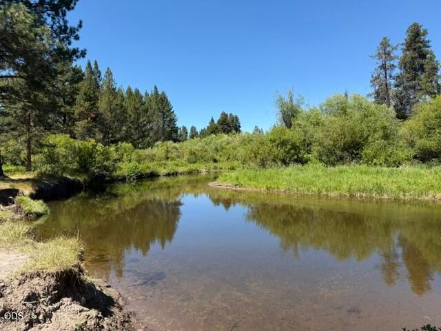 51530 Riverland Avenue, La Pine, OR 97739