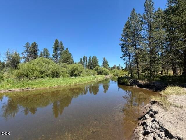 51530 Riverland Avenue, La Pine, OR 97739