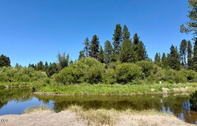 51530 Riverland Avenue, La Pine, OR 97739