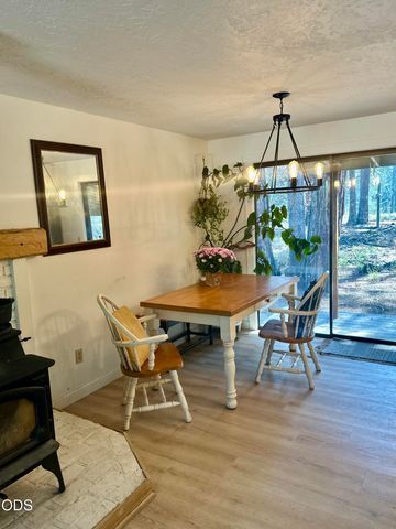 51530 Riverland Avenue, La Pine, OR 97739