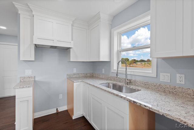 2819 Eunice Circle, Adrian, MI 49221