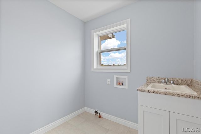 2819 Eunice Circle, Adrian, MI 49221