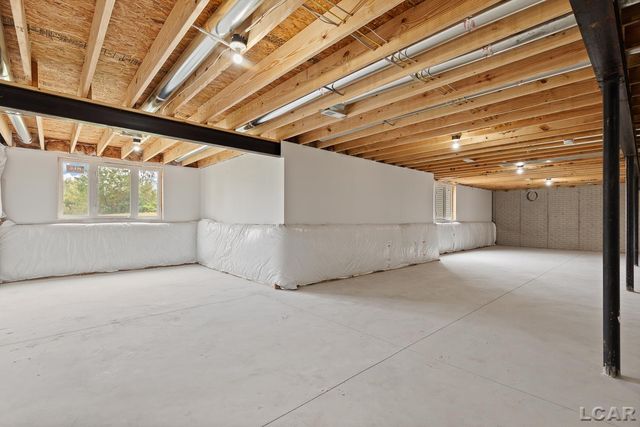 2819 Eunice Circle, Adrian, MI 49221