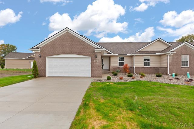2819 Eunice Circle, Adrian, MI 49221