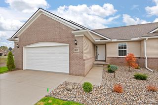 2819 Eunice Circle, Adrian, MI 49221