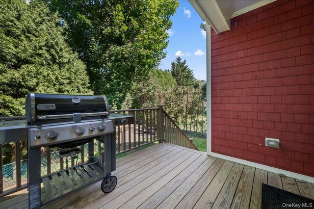 10 E Brookside Drive, Larchmont, NY 10538