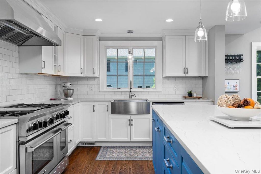 10 E Brookside Drive, Larchmont, NY 10538 — photo 4