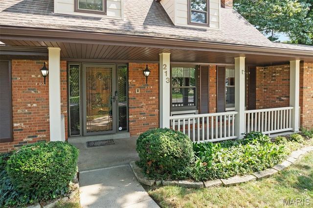 213 Warrensburg Drive, Belleville, IL 62223